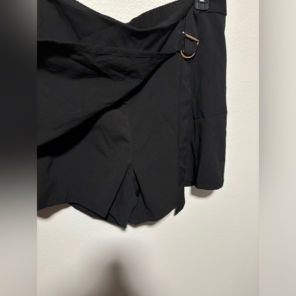 SHEIN Curve Skort with Buckle - Picture 2 of 4